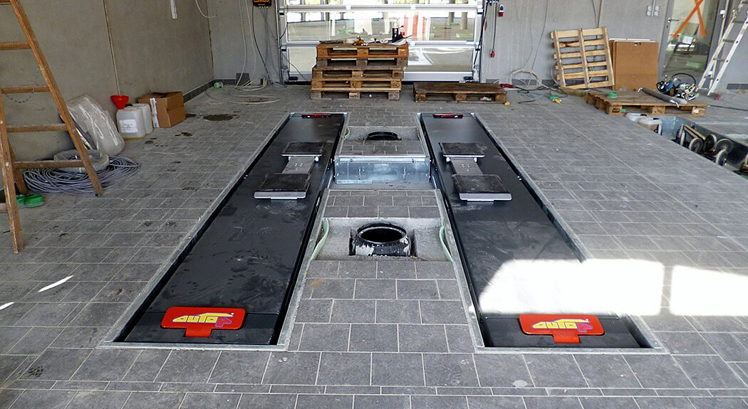 Unterflur-Prüfstraße im Neubau des Autohauses Bach