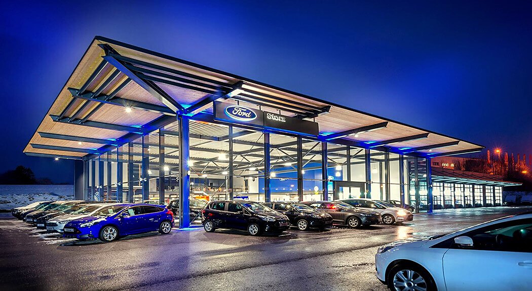 Werkstatt mit Prüf- und Hebetechnik im Ford Autohaus Storz
